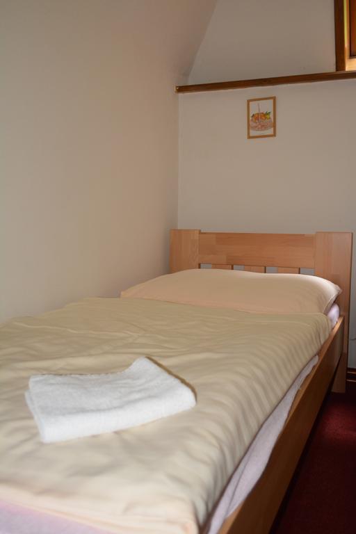 Hotel Koruna Karlštejn Δωμάτιο φωτογραφία