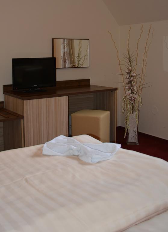 Hotel Koruna Karlštejn Δωμάτιο φωτογραφία