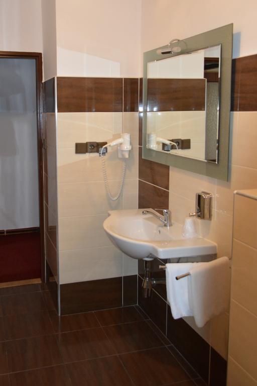 Hotel Koruna Karlštejn Δωμάτιο φωτογραφία