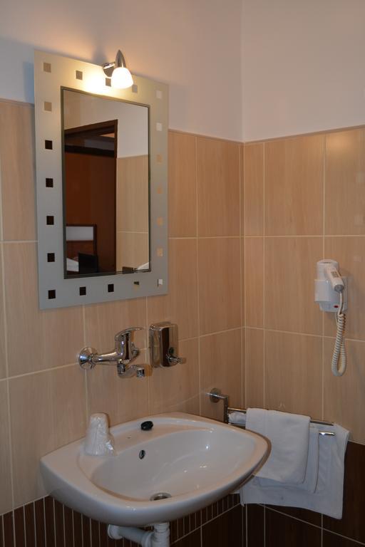 Hotel Koruna Karlštejn Εξωτερικό φωτογραφία