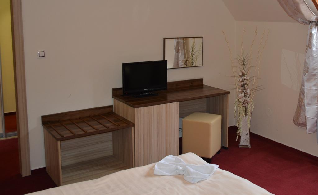Hotel Koruna Karlštejn Εξωτερικό φωτογραφία
