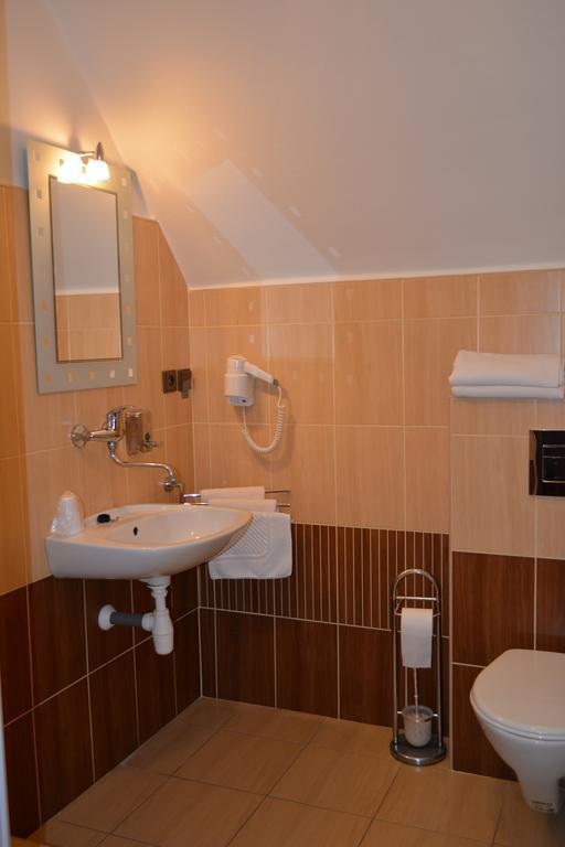 Hotel Koruna Karlštejn Δωμάτιο φωτογραφία