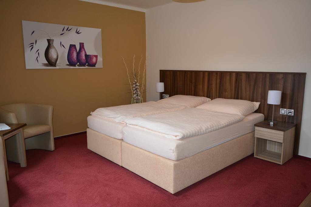 Hotel Koruna Karlštejn Δωμάτιο φωτογραφία