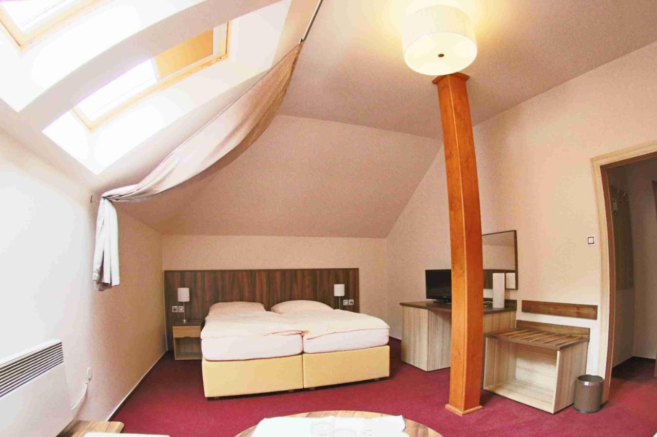 Hotel Koruna Karlštejn Εξωτερικό φωτογραφία